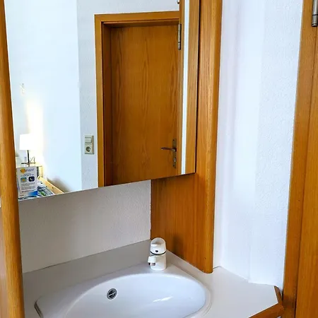 Apartment 4 Geraeumige Und Ruhig Gelegene Ferien- Und Monteurwohnung Nur Fuer Sie Allein Aujvari Vermietungen *