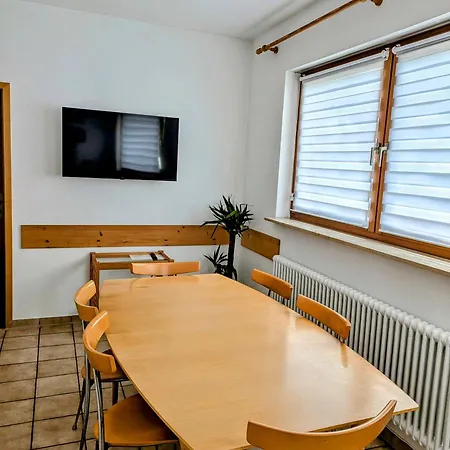 Apartment 4 Geraeumige Und Ruhig Gelegene Ferien- Und Monteurwohnung Nur Fuer Sie Allein Aujvari Vermietungen *