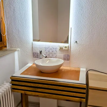 4 Geraeumige Und Ruhig Gelegene Ferien- Und Monteurwohnung Nur Fuer Sie Allein Aujvari Vermietungen Apartment Spiegelberg